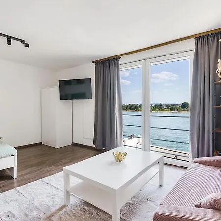 Beautiful Apartment Right On The Rhine Neuwied Exterior photo