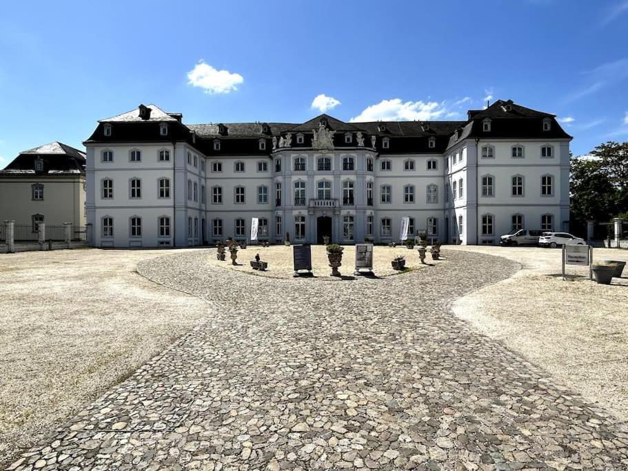Apartment Beautiful Right On The Rhine *